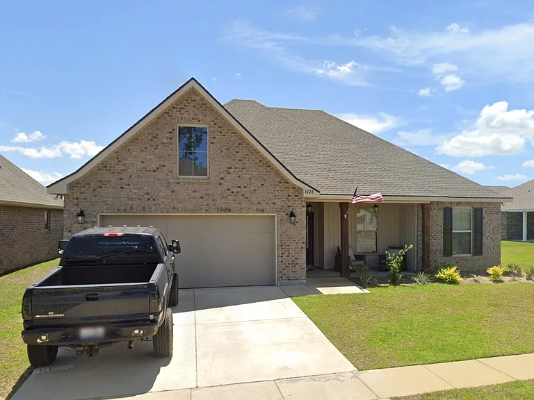 1028 Ruisseau Dr — Photo 1