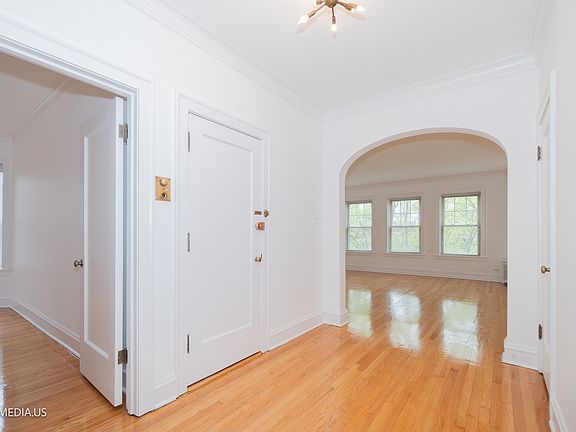 3rd image of 6251 N Oakley Ave #3
