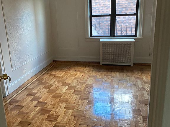 4th image of 1140 Waring Ave Floor 3
