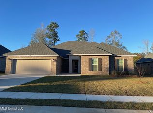 6814 Rolling Green Dr, Pass Christian, MS 39571
