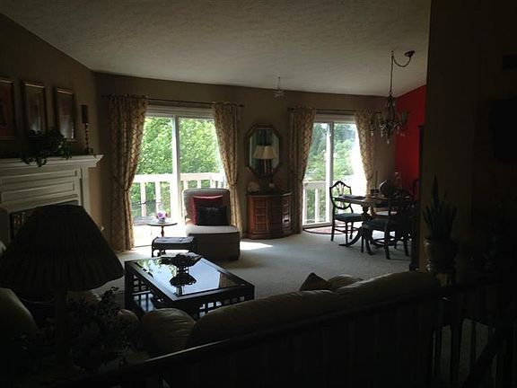 3rd image of 8 Saint James Ct