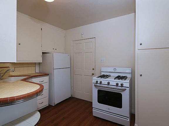 4th image of 401 W Sierra Madre Blvd #6