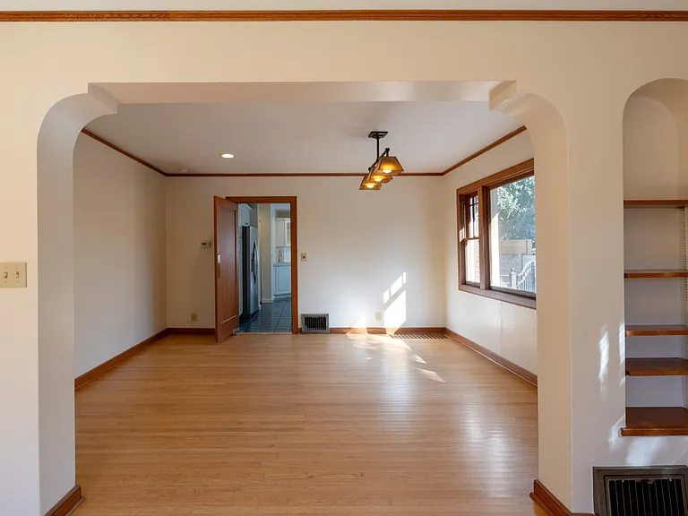 1621 E Princeton Ave — Photo 5