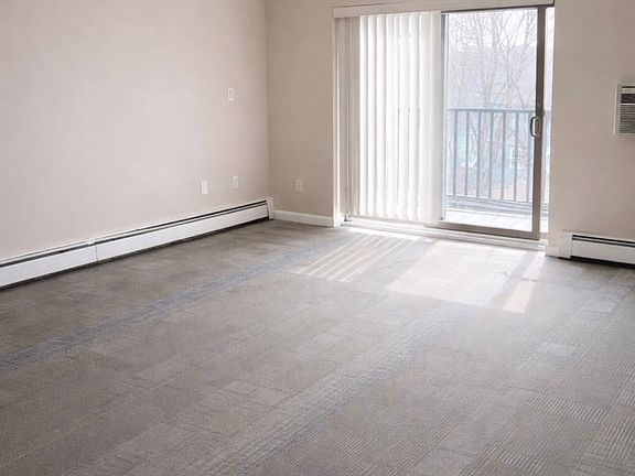 2nd image of 400 Governors Dr APT 31