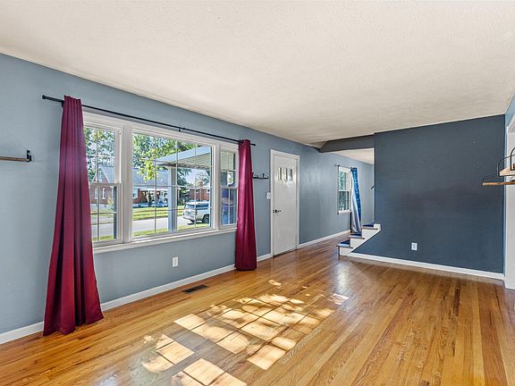 5th image of 675 Hi Crest Dr
