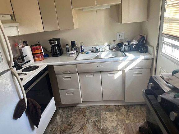 2nd image of 5024 Camden Rd #1