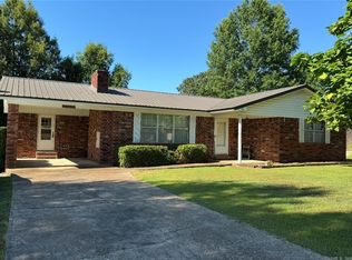 521 W 10th St, Newark, AR 72562