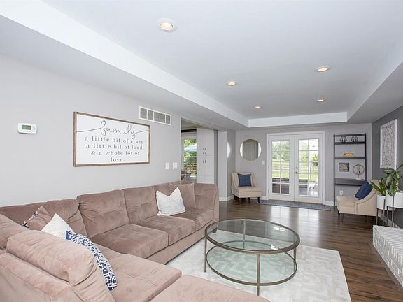 4th image of 6745 Centerview Ct