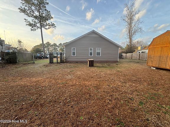 5th image of 166 Bayberry Road