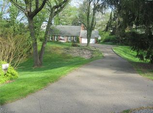 2 Hickory Ln, Marietta, OH 45750