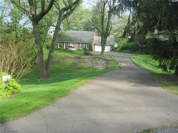 2 Hickory Ln, Marietta, OH 45750