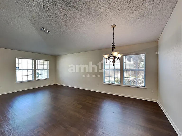 766 E Martin Lakes Dr — Photo 5