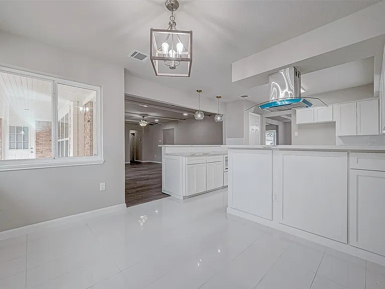 5622 Valkeith Dr — Photo 17