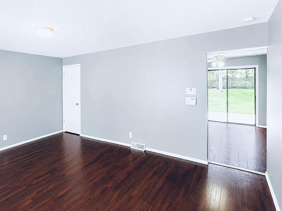 4th image of 10204 Doane Dr