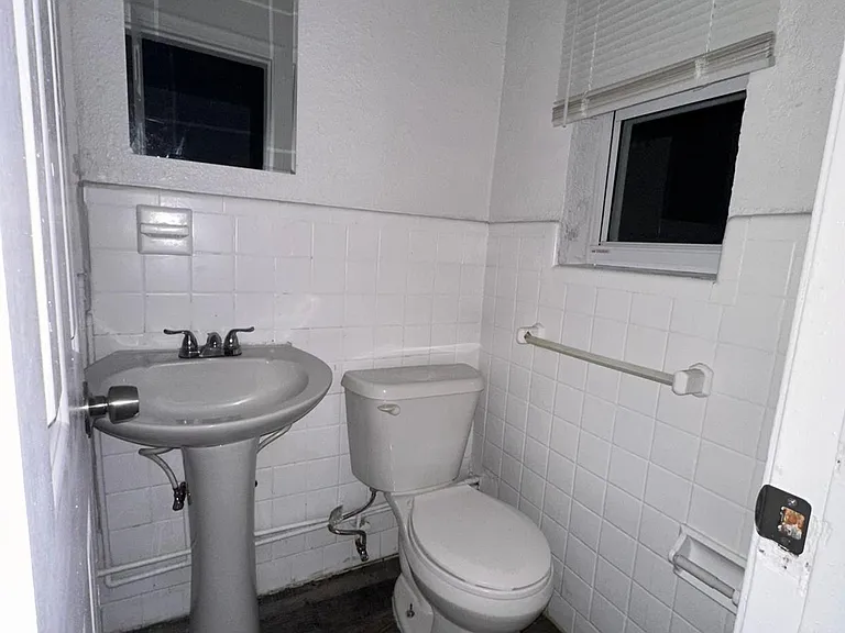5500 N Miami Ave #9 — Photo 3