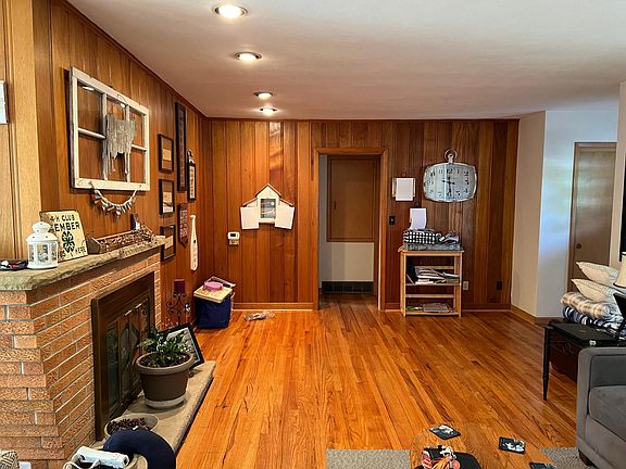 3rd image of 2110 Burnett Ave