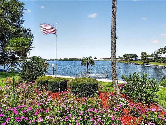 4th image of 8469 IMPERIAL LAKES CIRCLE