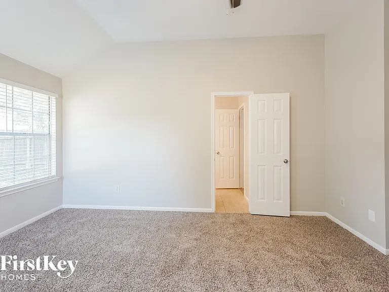 22542 Guston Hall Ln — Photo 9