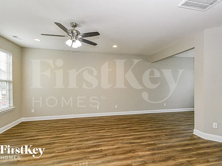 1004 Magnolia Farm Way — Photo 2