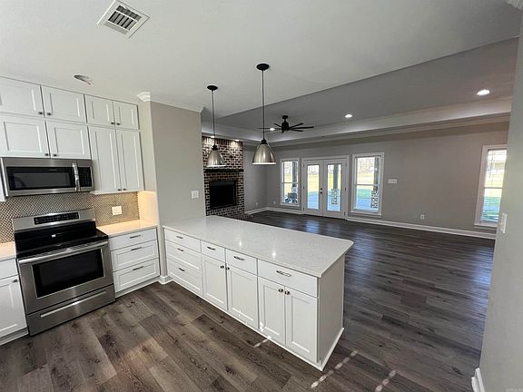 4th image of 179 Lillian Wood Dr