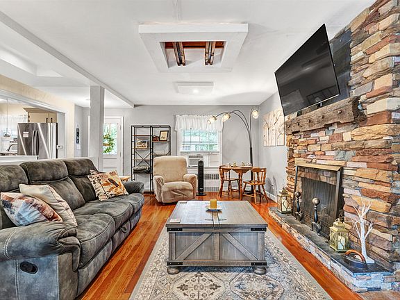 5th image of 5112 Woodbury St NW