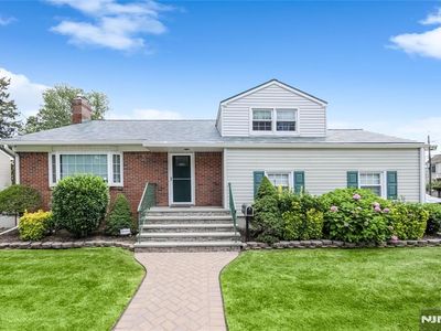 132 Boulevard, Hasbrouck Heights, NJ, 07604