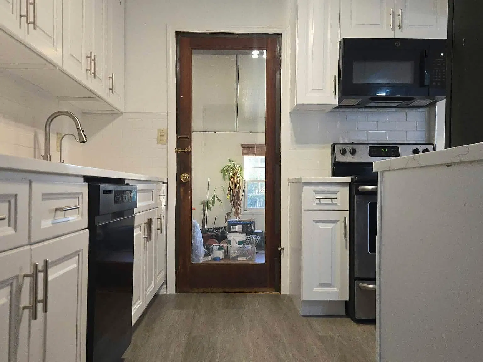 3 bed, 1000 sqft, $3,500 — Photo 4