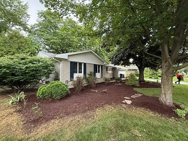 316 Paragon Dr — Photo 3