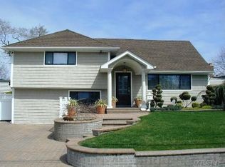 84 Virginia Ave, Oceanside, NY 11572
