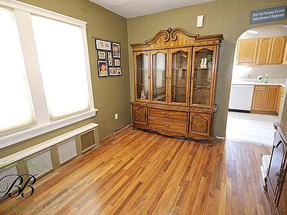 4th image of 6314 Avenue