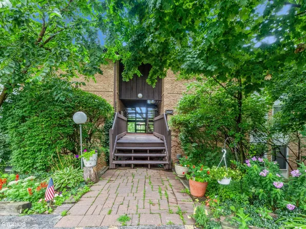 5507 E Lake Dr #101-B, Lisle, IL 60532