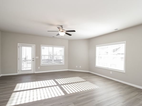 564 Elliston Pl, Ball Ground, GA