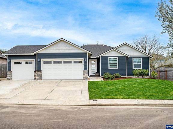 3rd image of 1640 NW Filbert Ave