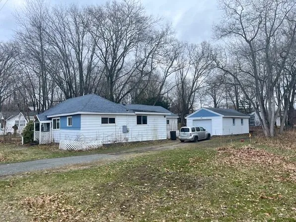 1002 N James St, Ludington, MI 49431