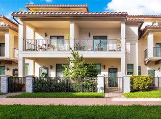 4652 NW 83rd Path, Doral, FL 33166