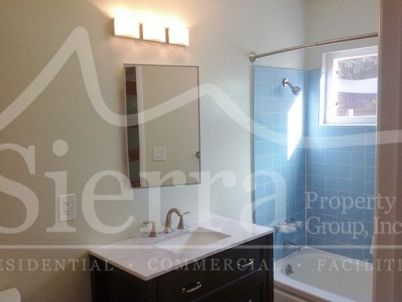 3rd image of 2029 Oak Ave APT C