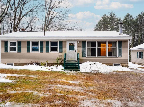 202 County Road, Gorham, ME 04038