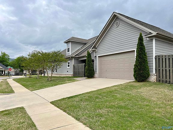 2nd image of 2625 Mountain Stream Way SE