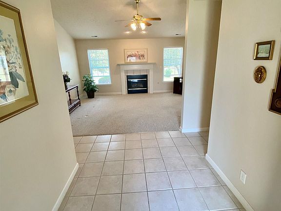 5th image of 631 Marquis Cir