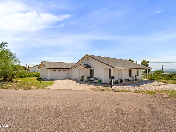 2nd image of 83 MARICOPA Drive