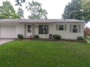 1303 Pinehurst Dr, Bloomington, IL 61704