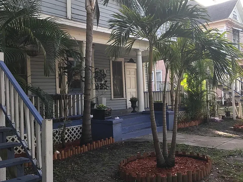 214 S Cedar Ave #1