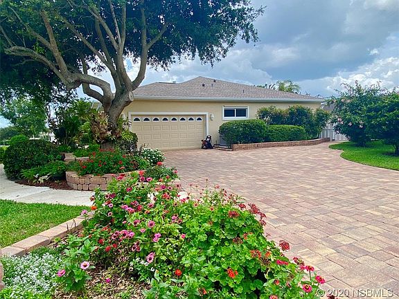 3rd image of 2141 Villa Way