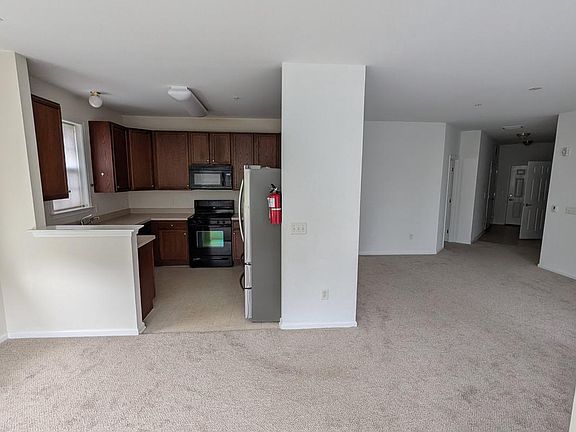 5th image of 528 Timberlake Dr