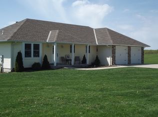 16960 Smith Rd, Smithville, MO 64089