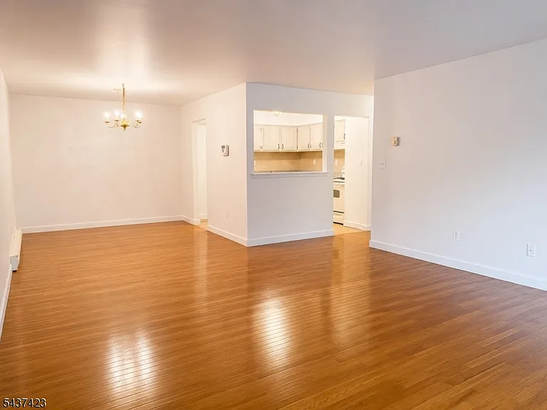 807 Eves Dr #3Q — Photo 4