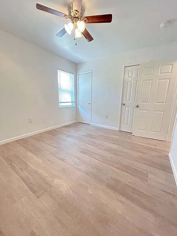 2 bed, 1.0 bath, 921 sqft, $1,250 — Photo 3