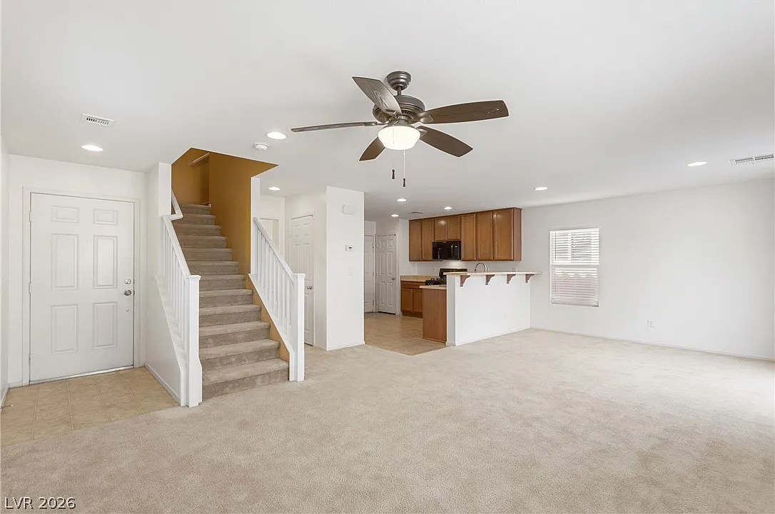3 bed, 2.5 bath, 1548 sqft, $1,845 — Photo 3
