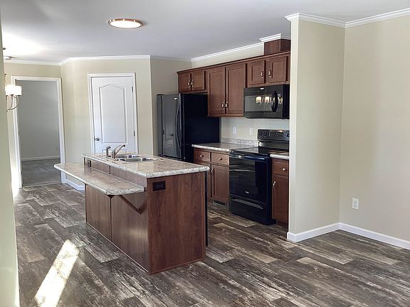 4th image of 11 Colonial Drive