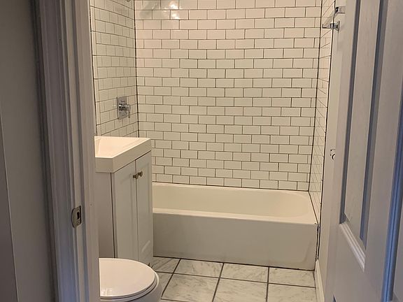 5th image of 3320 N Leclaire Ave #3